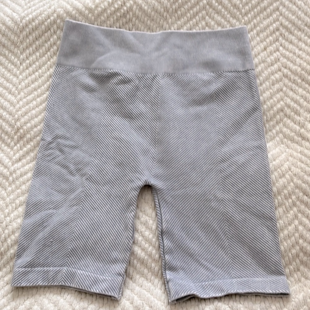 gray nikibiki biker shorts